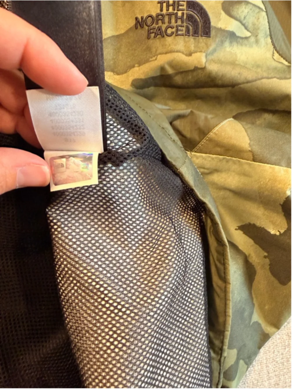The north face boreal rain jacket Forest night green camouflage men’s size XL